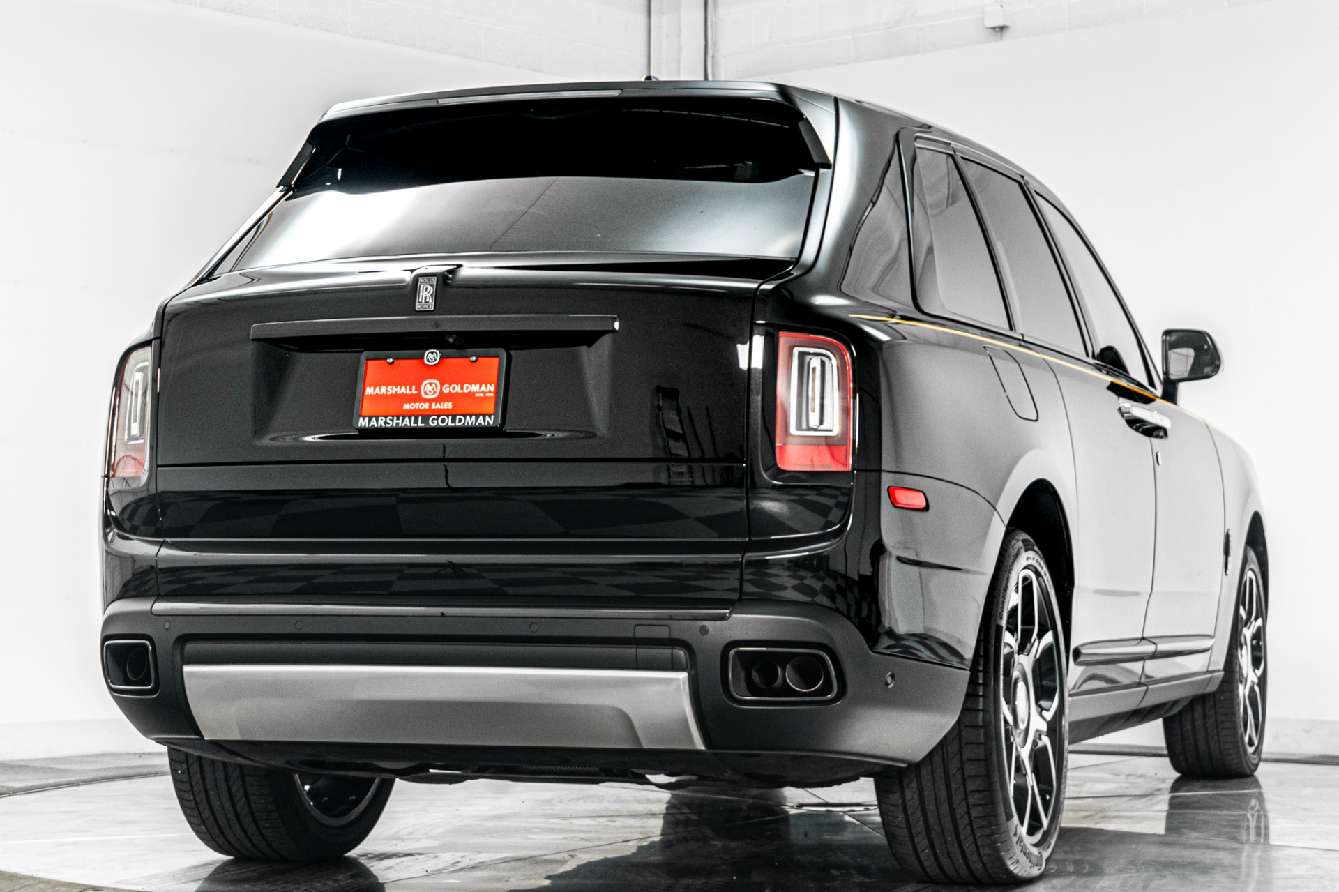 Rolls-Royce Cullinan Black Badge -Rear Seat Entertainment, Bespoke Audio, Panoramic Roof