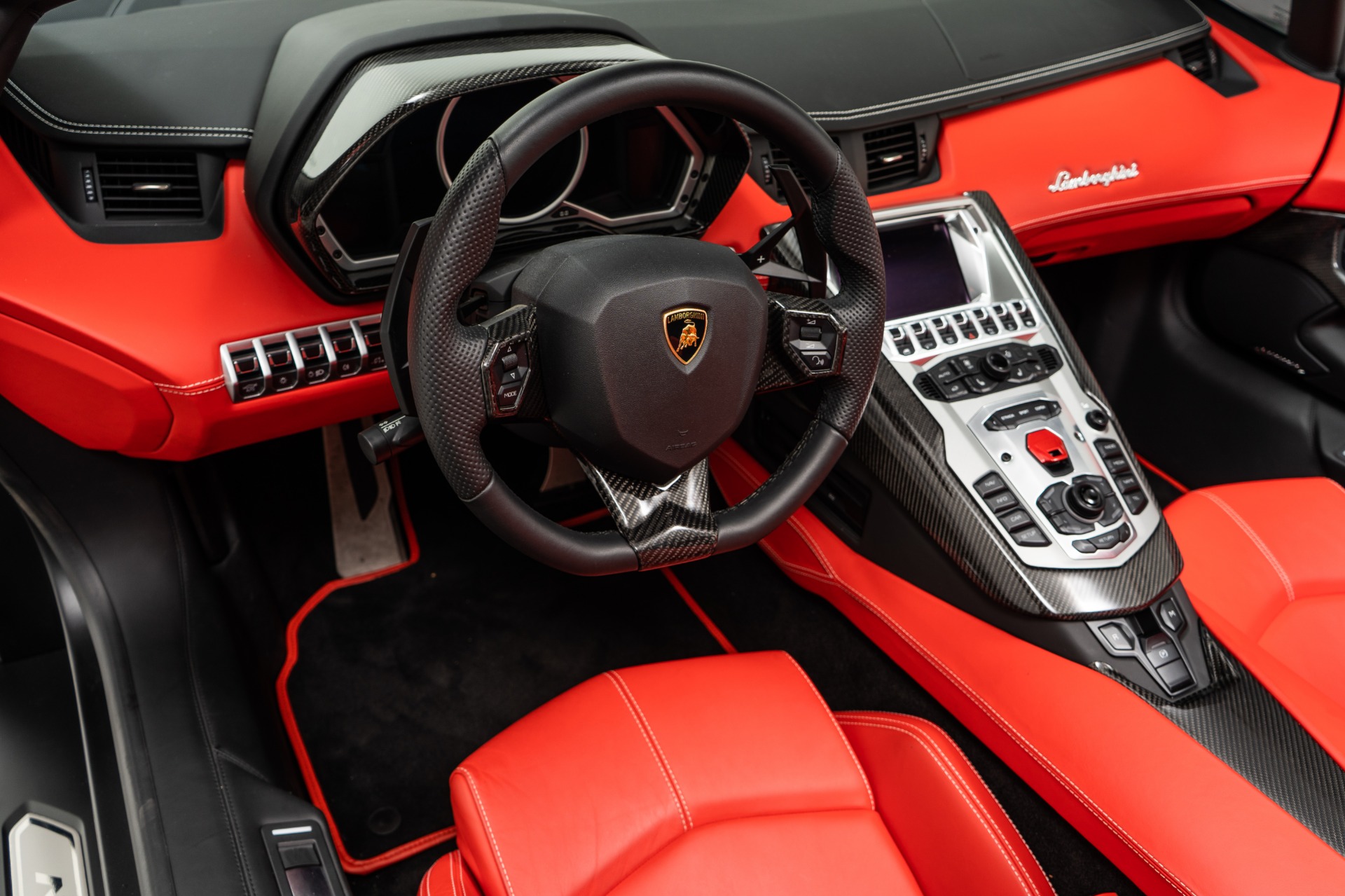 Lamborghini Aventador Roadster Interior