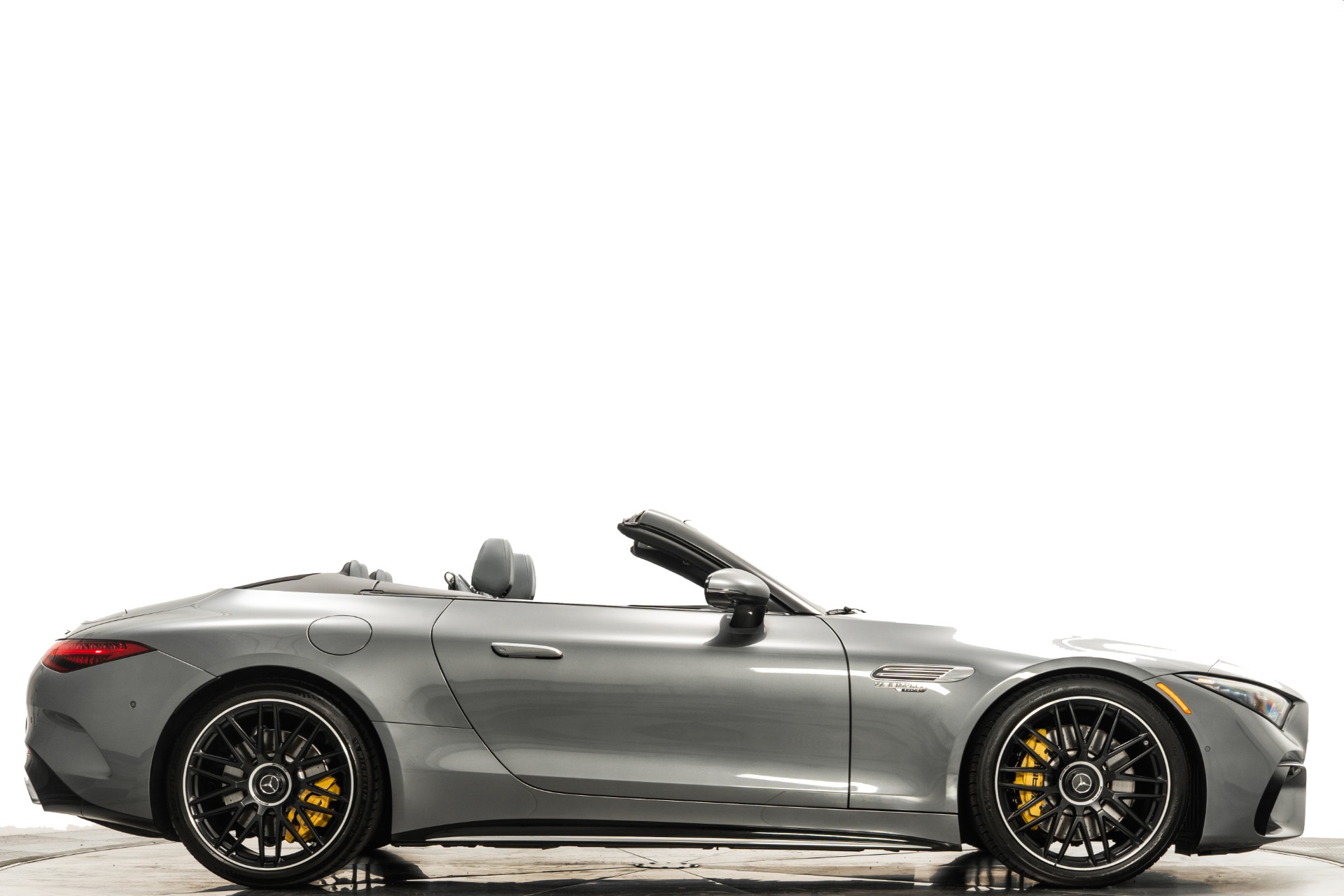 Selenite Grey Metallic 2023 Mercedes-Benz SL 63 AMG For Sale