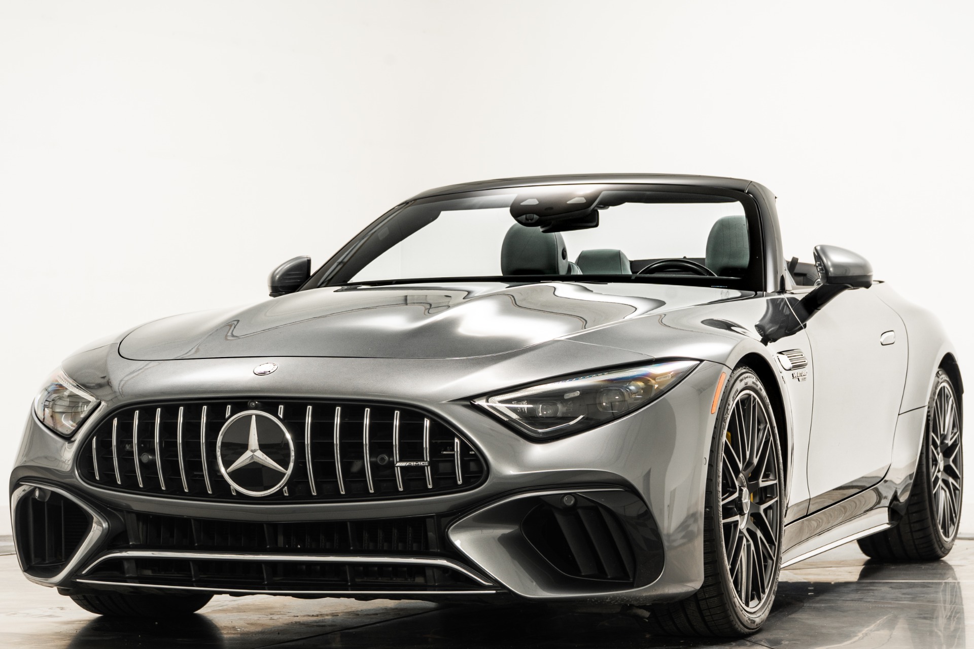 Selenite Grey Metallic 2023 Mercedes-Benz SL 63 AMG For Sale