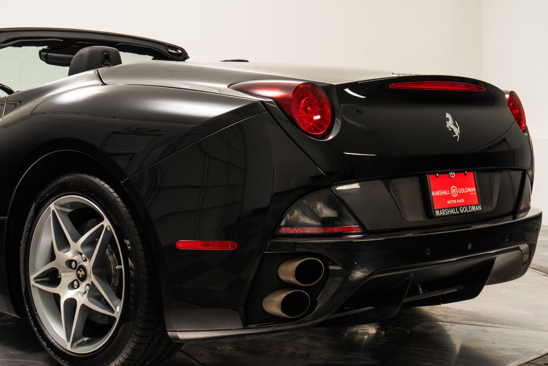 2011 Ferrari California Base - Photo 34