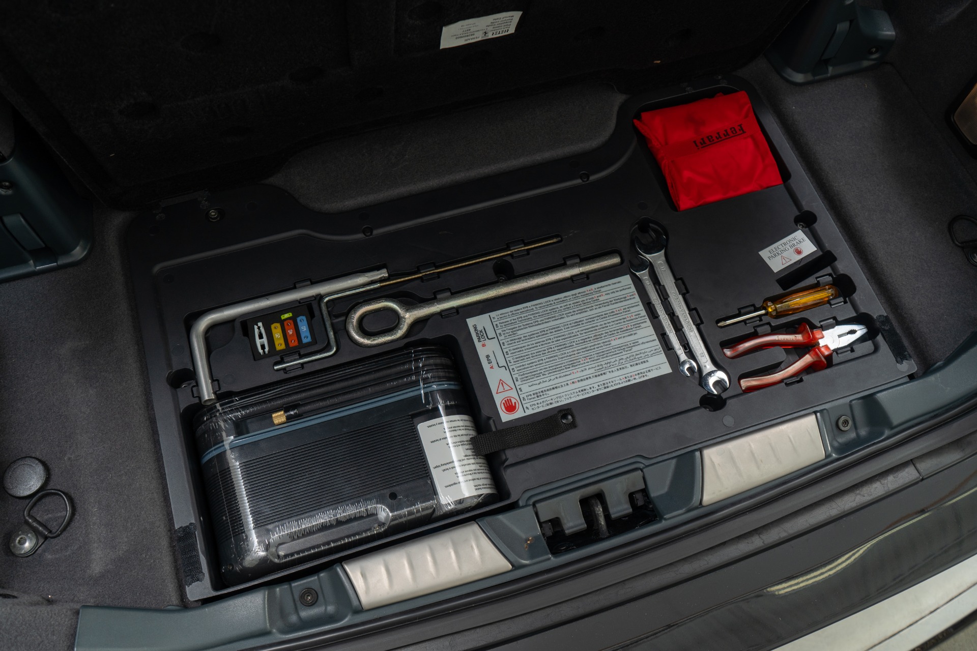 2011 Ferrari California Base - Photo 35