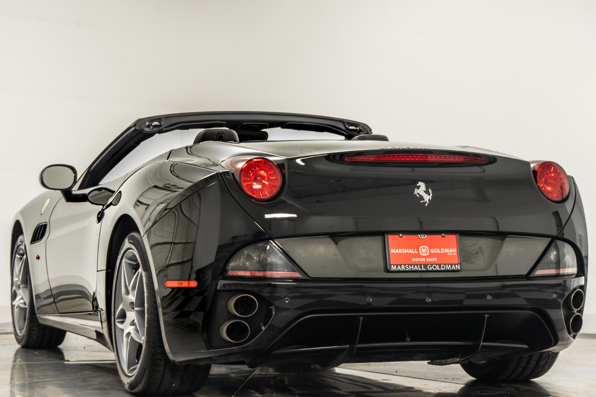 Ferrari California -Daytona Seats, Carbon Fiber Driving Zone, Carbon Dash Inserts