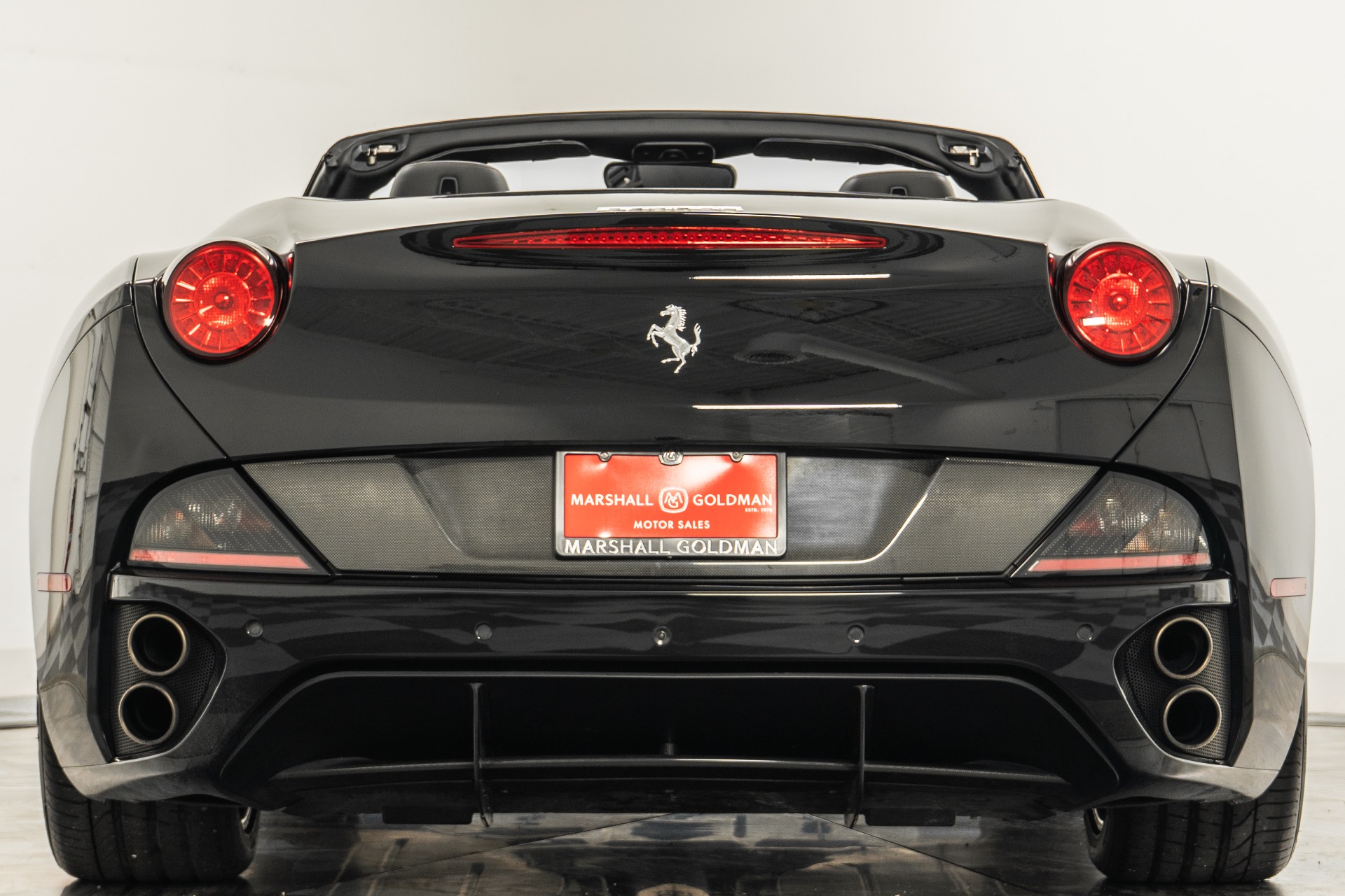 Ferrari California -Daytona Seats, Carbon Fiber Driving Zone, Carbon Dash Inserts