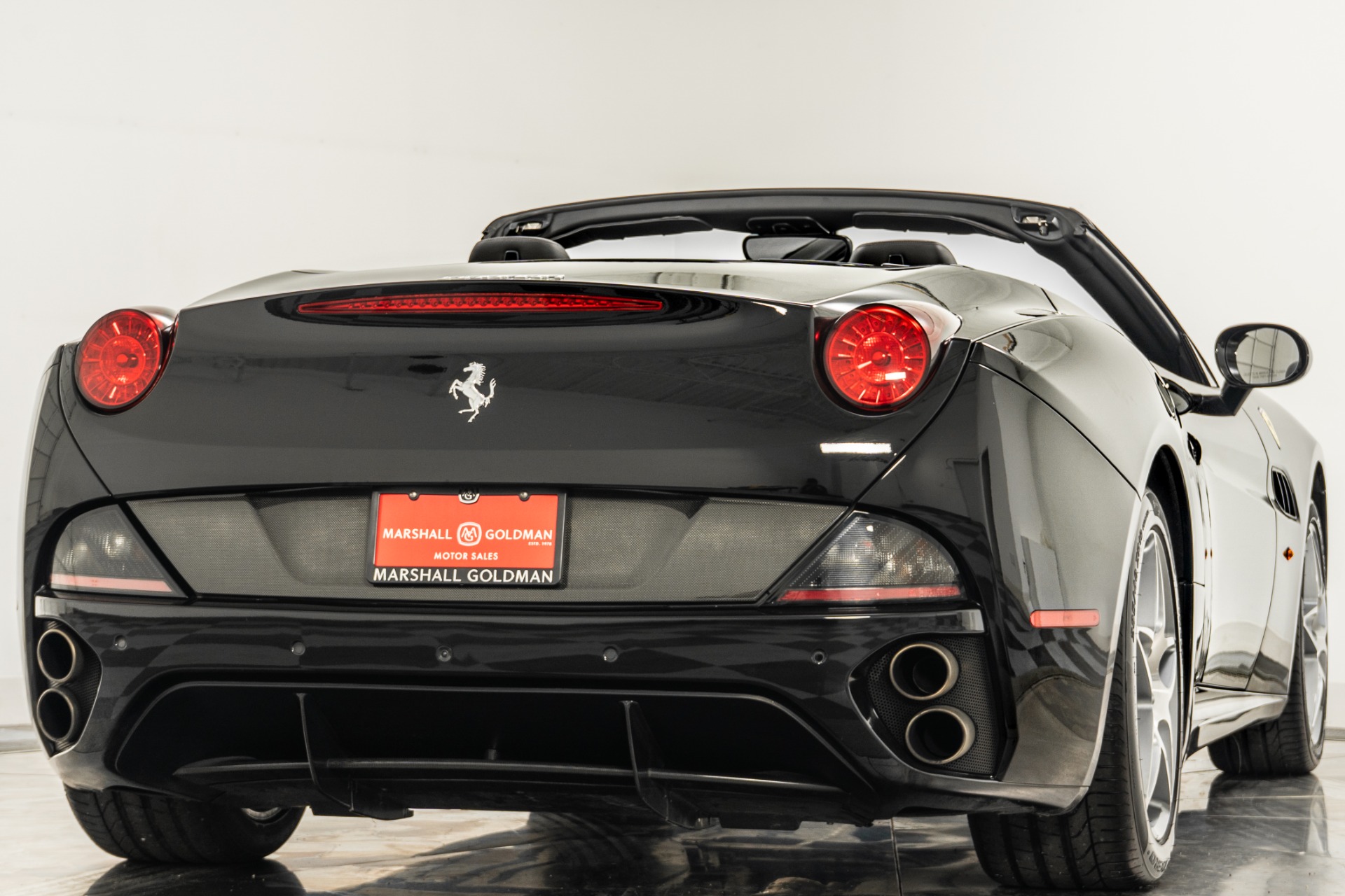 Ferrari California -Daytona Seats, Carbon Fiber Driving Zone, Carbon Dash Inserts