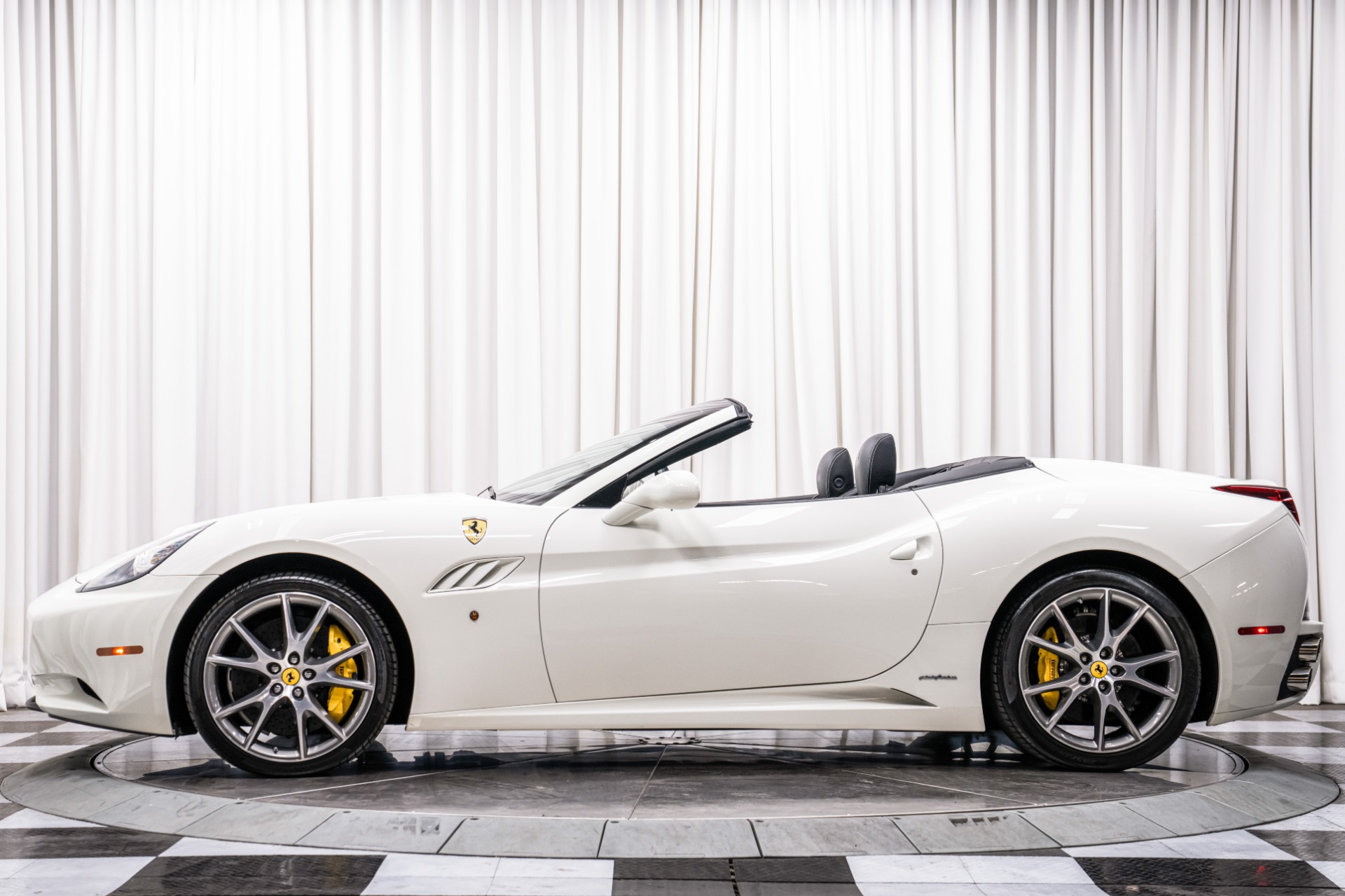 Ferrari California -Daytona Seats, Forged Wheels, Scuderia Shields, Contrast Stitching