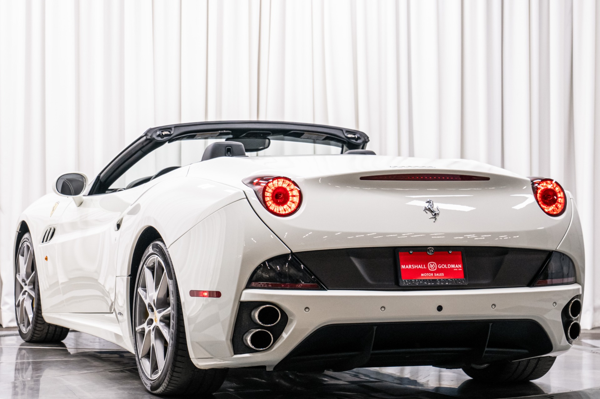 Ferrari California -Daytona Seats, Forged Wheels, Scuderia Shields, Contrast Stitching