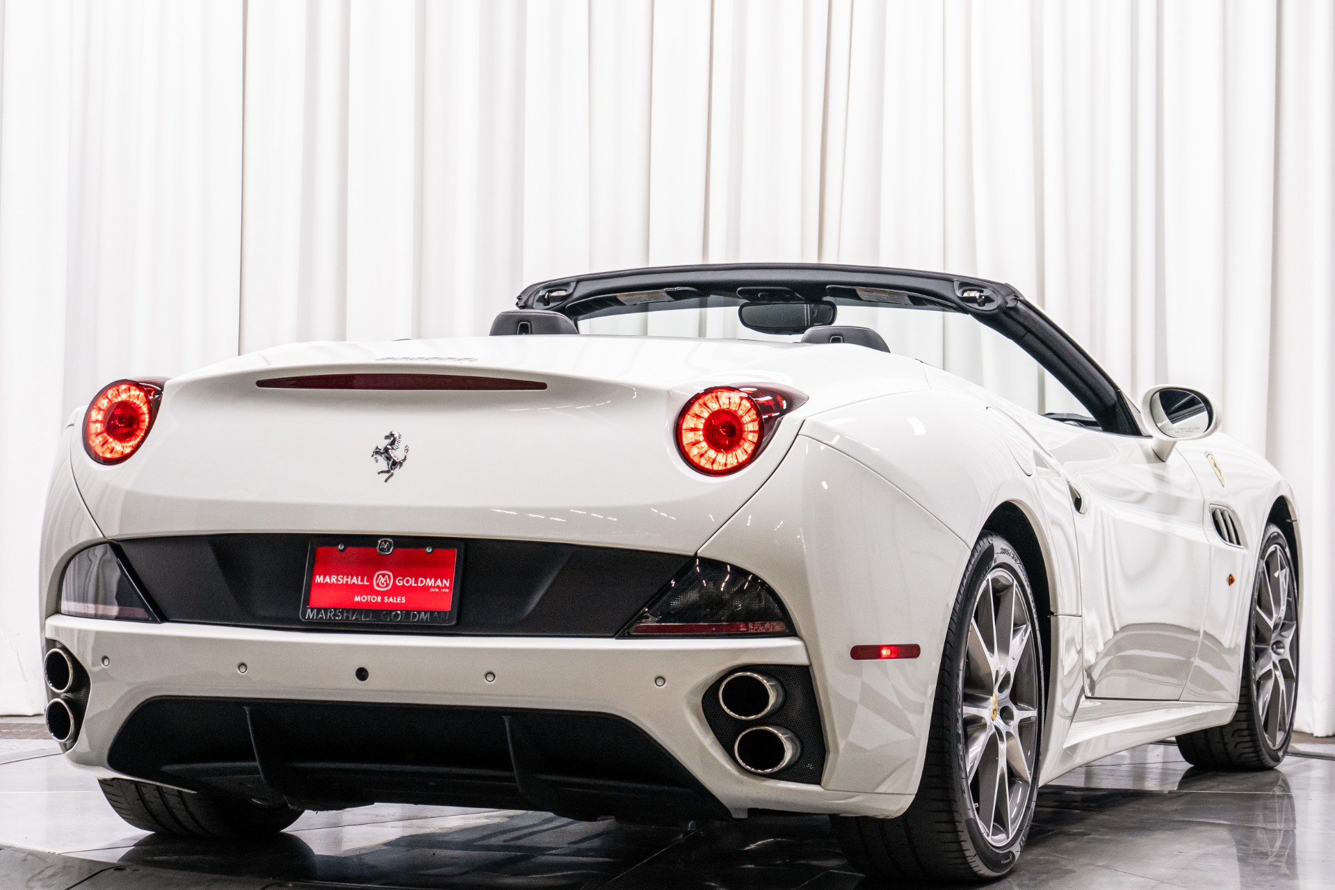 Ferrari California -Daytona Seats, Forged Wheels, Scuderia Shields, Contrast Stitching