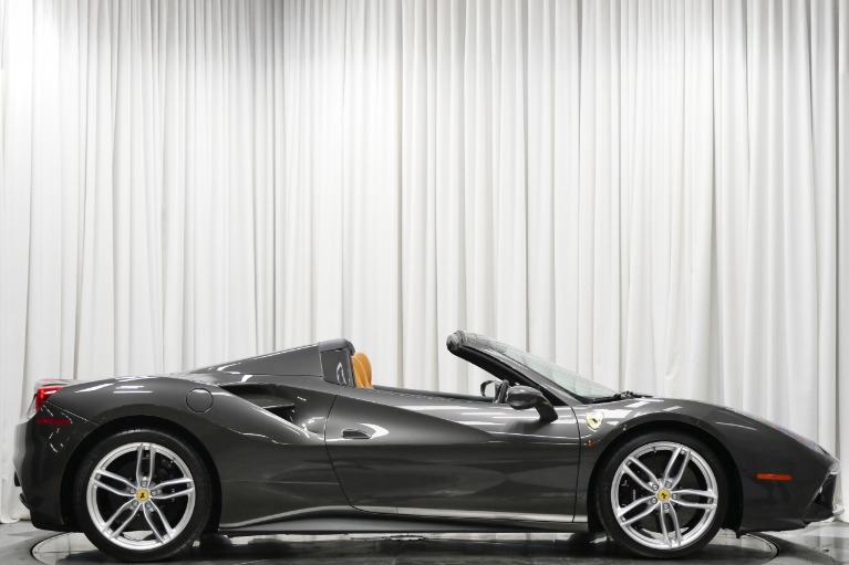 Ferrari 488 Spider -Ferrari Historical Color, Sport Exhaust, Daytona Seats