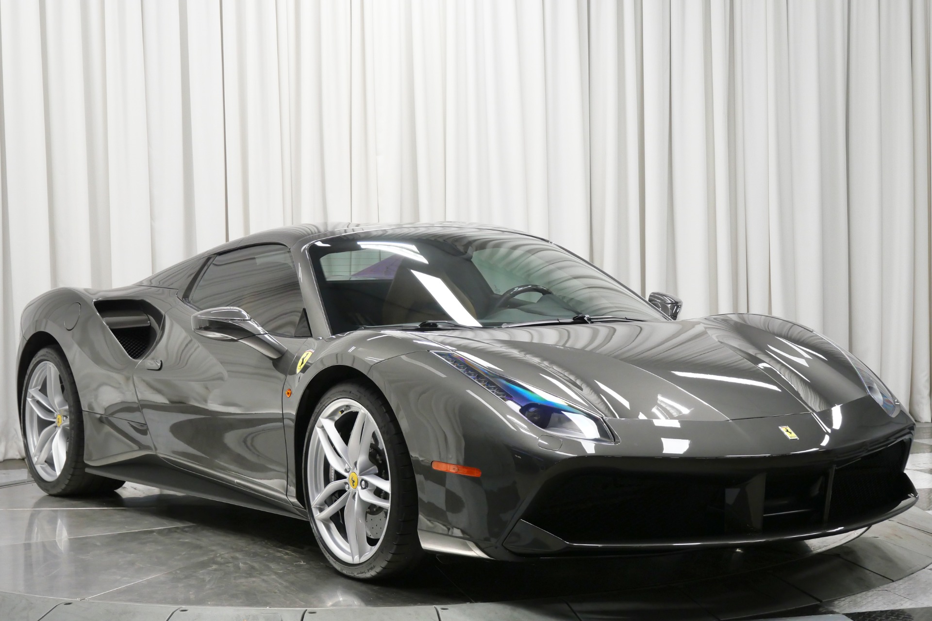 Ferrari 488 Spider -Ferrari Historical Color, Sport Exhaust, Daytona Seats