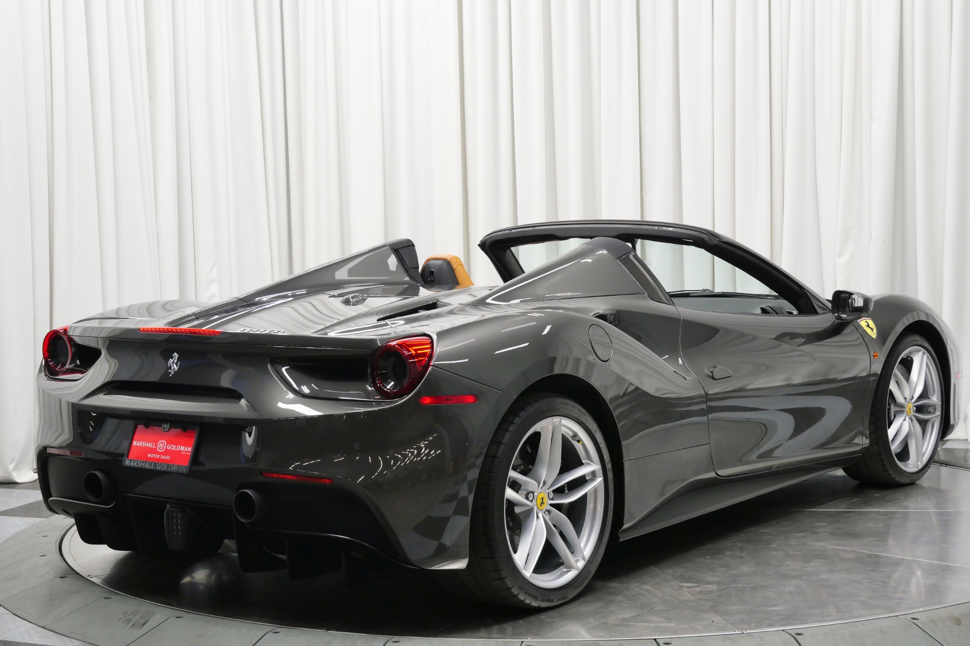Ferrari 488 Spider -Ferrari Historical Color, Sport Exhaust, Daytona Seats