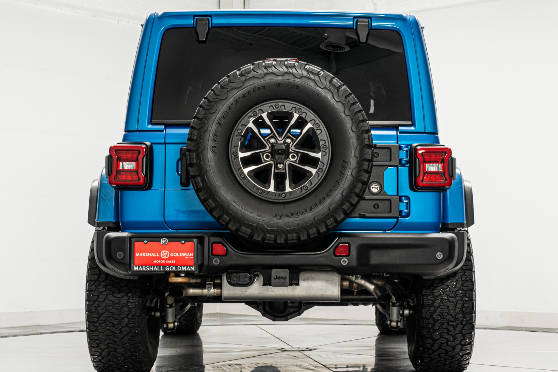 Jeep Wrangler Rubicon 392 -Sky Retractable Top, Warn Winch, Deployable Steps