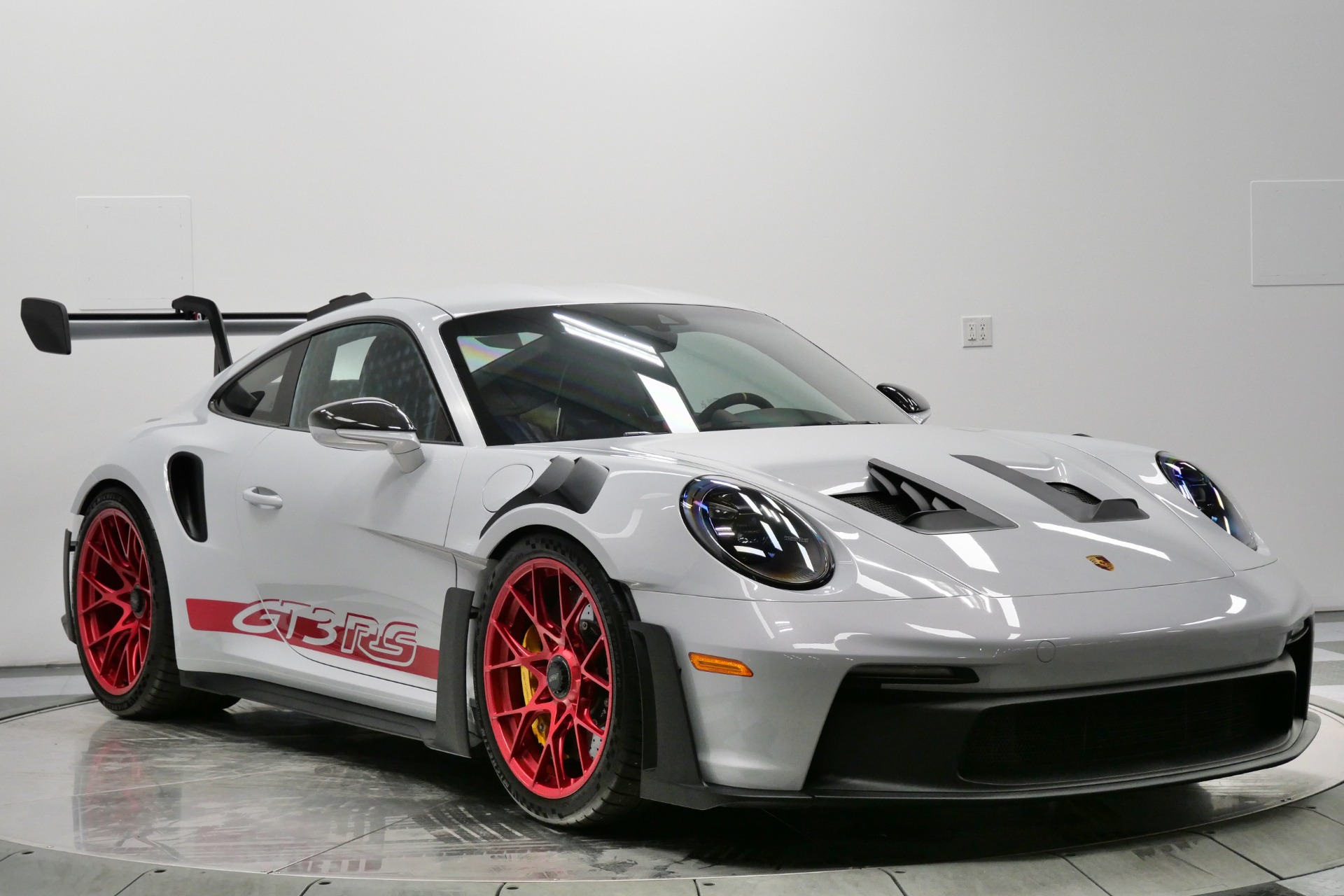 2024 Porsche 911 GT3 RS photo 3