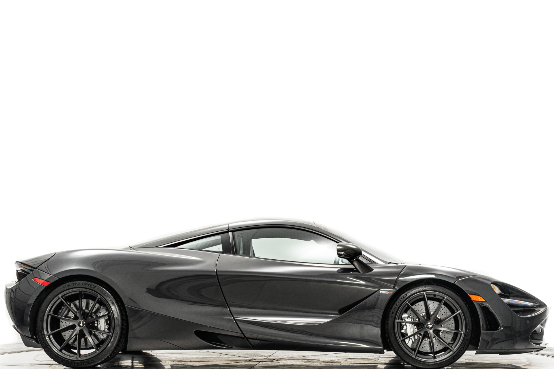 MSO Zenith Black 2019 McLaren 720S Luxury -MSO paint color