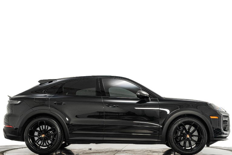 Chromite Black Metallic 2024 Porsche Cayenne Turbo GT -650