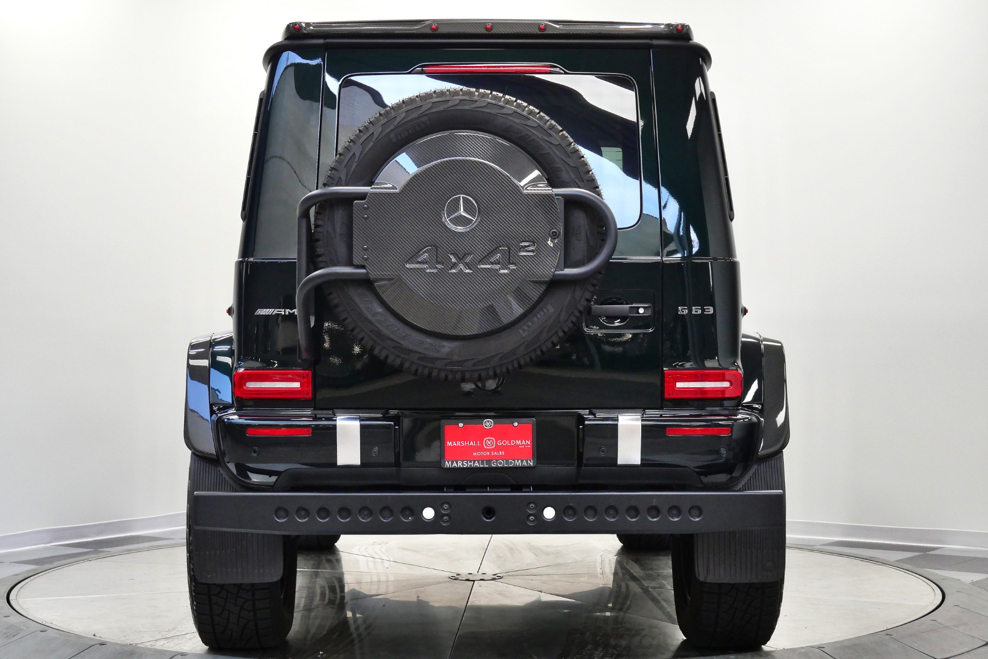 Mercedes-Benz G 63 AMG 4x4 Squared -Phenomenal Color Combination, Huge Ground Clearance