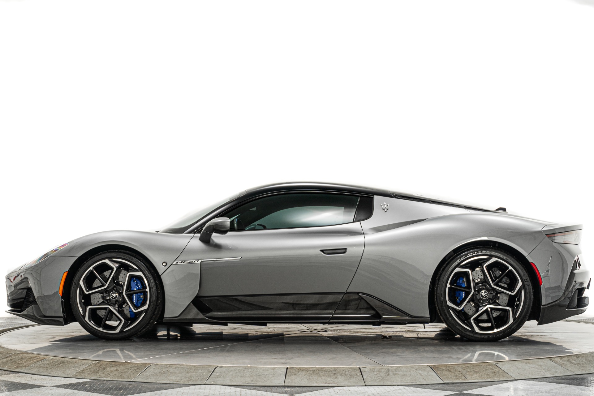 Grigio Mistero 2022 Maserati MC20 -Low Miles, Large Carbon Fiber