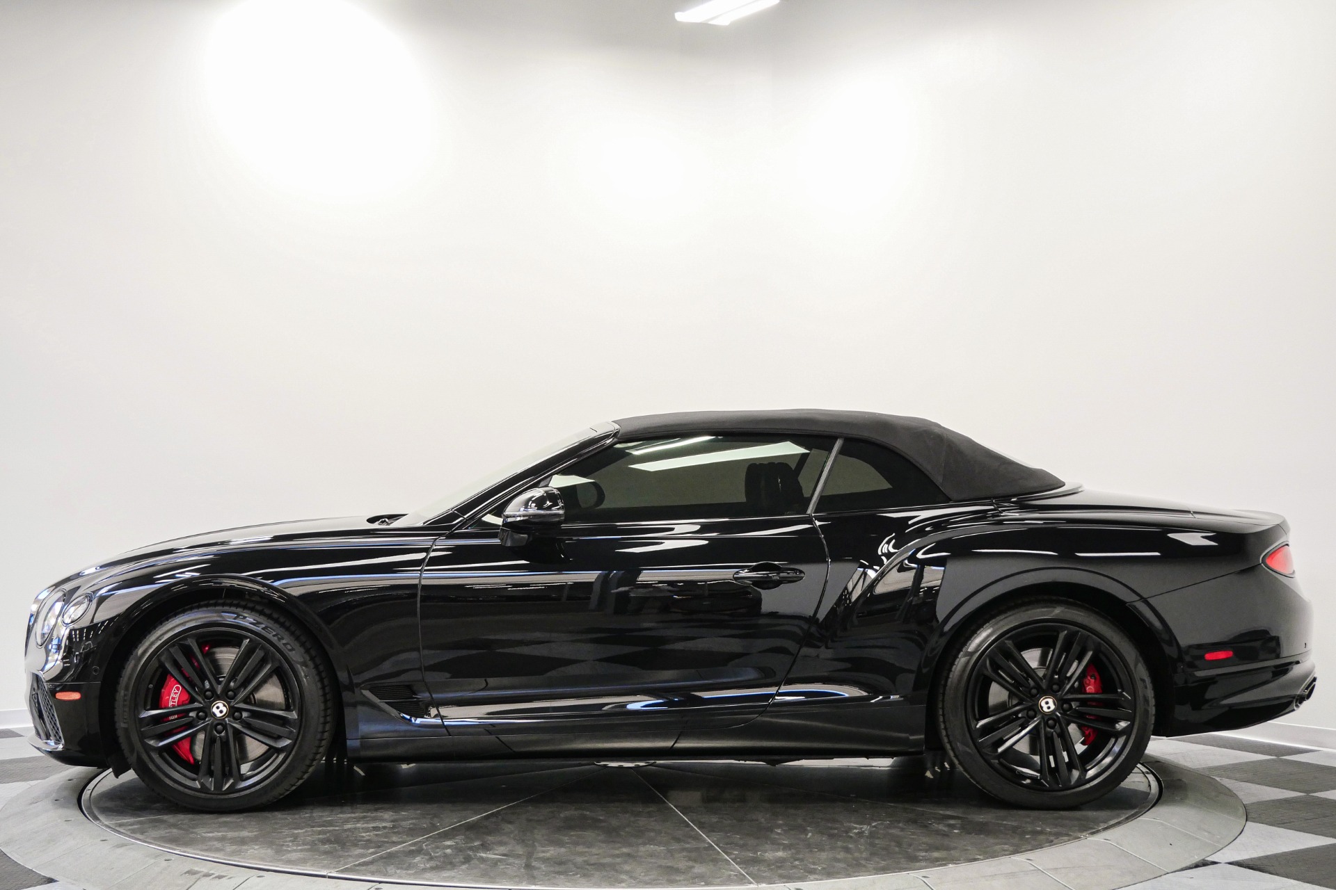Bentley Continental GTC V8 -Blackline Specification, Front Seat Comfort Specification