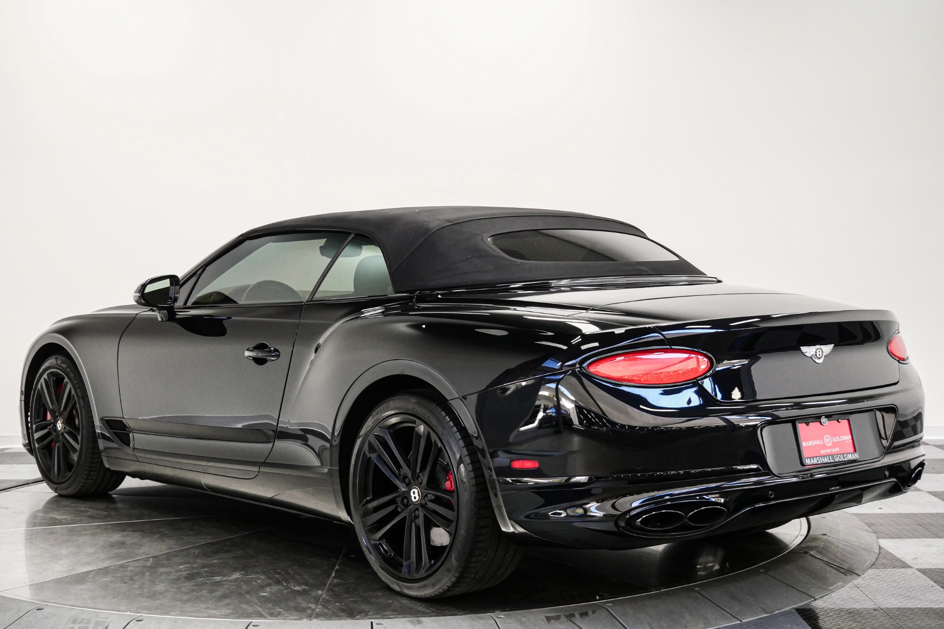 Bentley Continental GTC V8 -Blackline Specification, Front Seat Comfort Specification