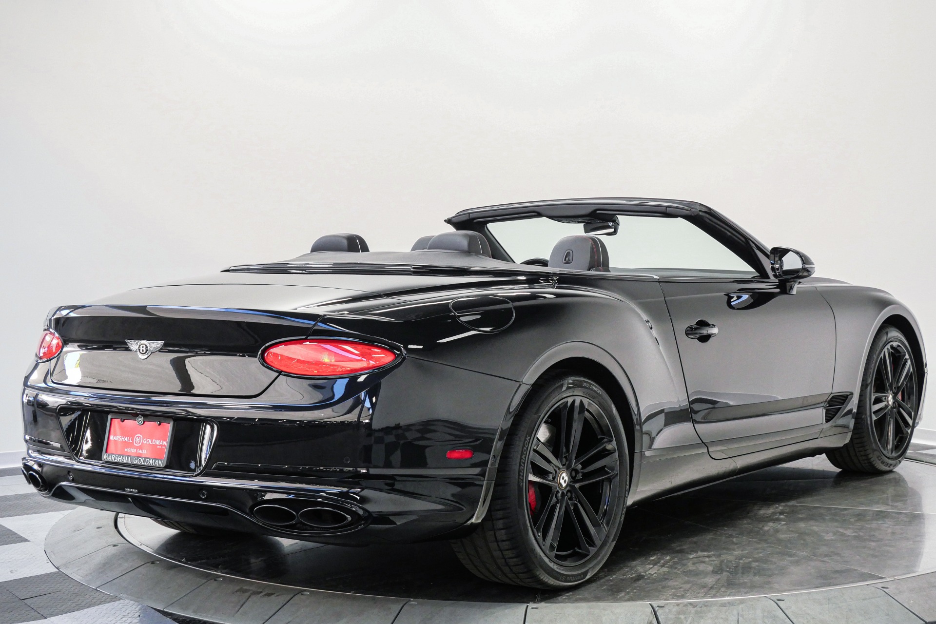 Bentley Continental GTC V8 -Blackline Specification, Front Seat Comfort Specification
