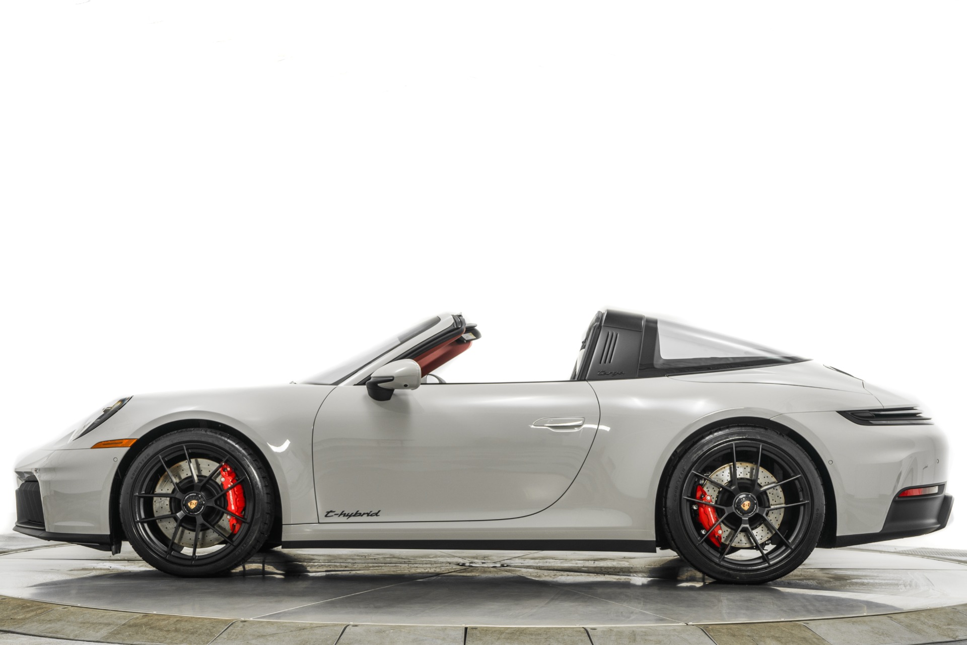 Chalk 2025 Porsche 911 Targa 4 GTS -T Hybrid, Exclusive Manufaktur