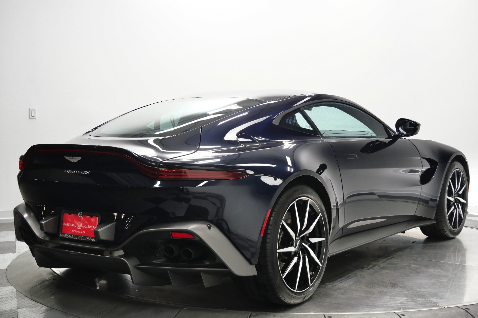 Aston Martin Vantage -Twin Turbo V8, Comfort Collection, Beautiful Inside And Out