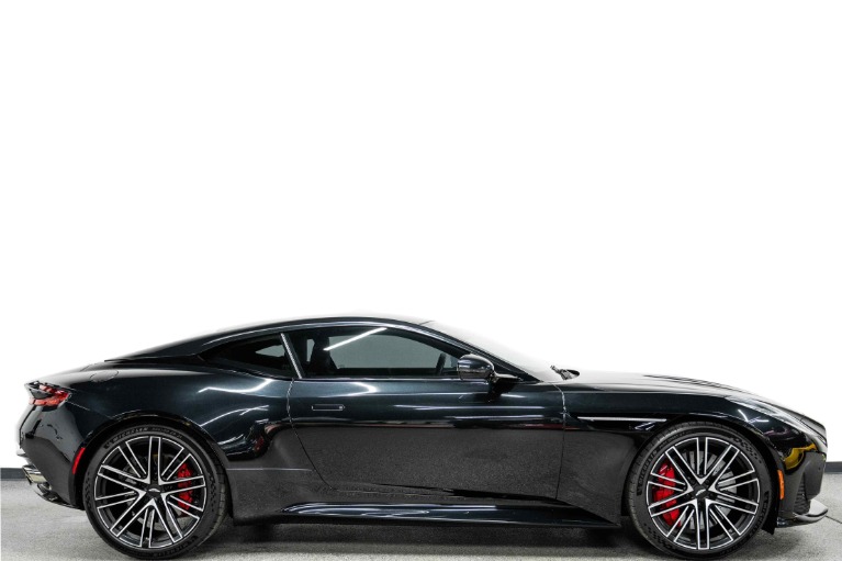 Aston Martin DB12 V8 -Special Paint Color, Bowers And Wilkins Premium Audio, Carbon Brakes