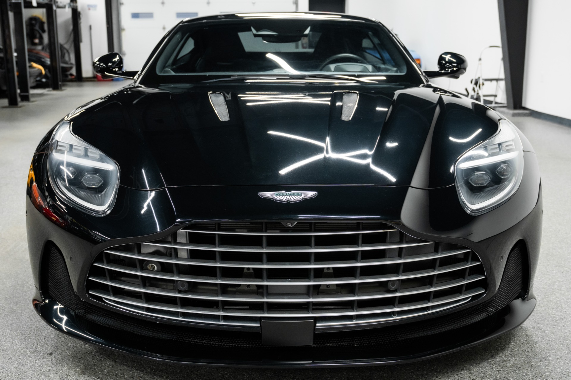 Aston Martin DB12 V8 -Special Paint Color, Bowers And Wilkins Premium Audio, Carbon Brakes