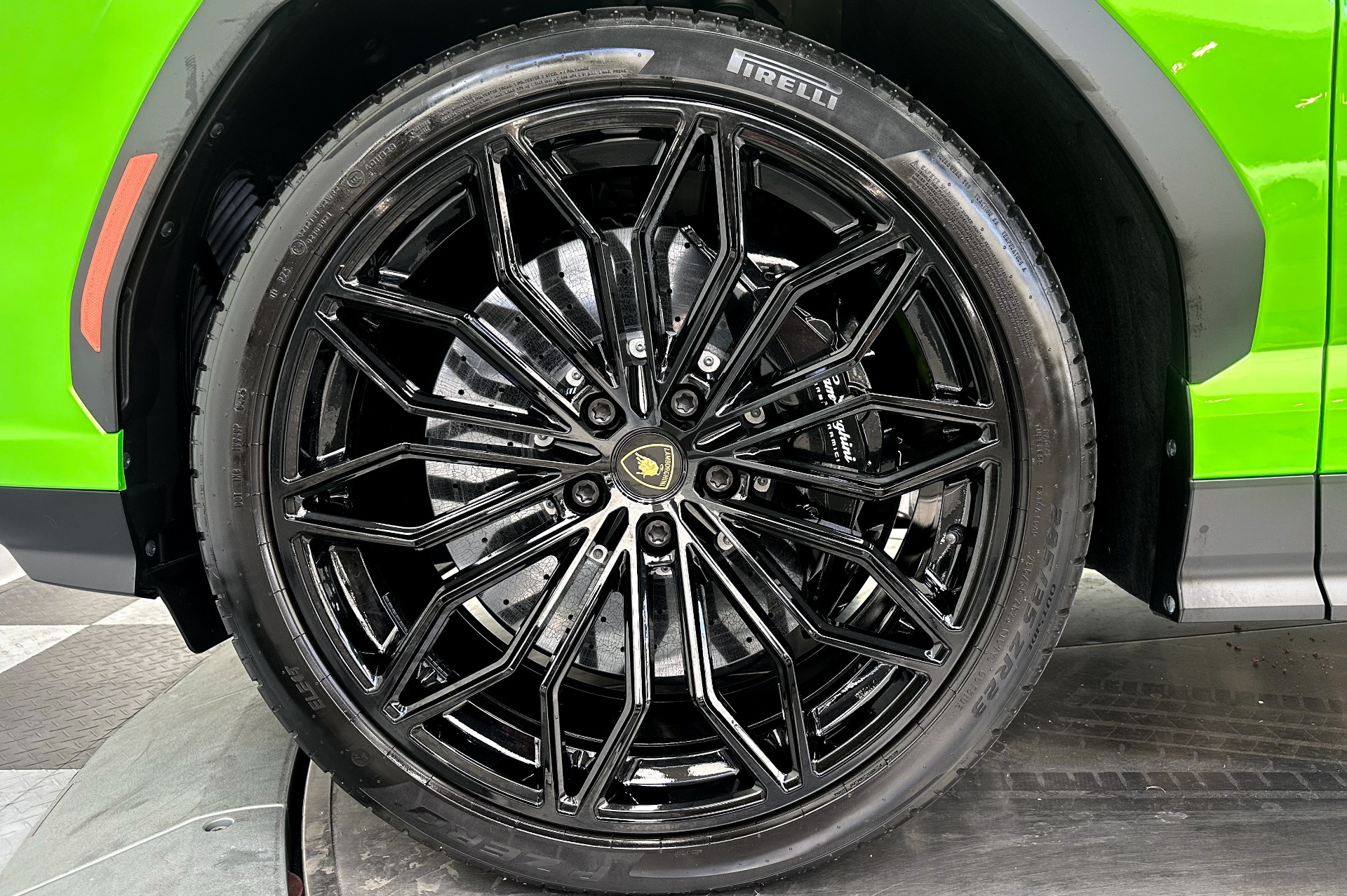 Lamborghini Urus SE -Bicolor Sportive Interior, 870 Miles, 789 Horsepower