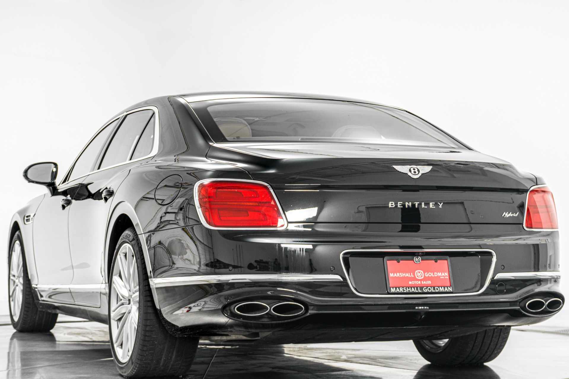 Bentley Flying Spur Hybrid -Four Seat Comfort Specification, Contrast Piping And Stitching