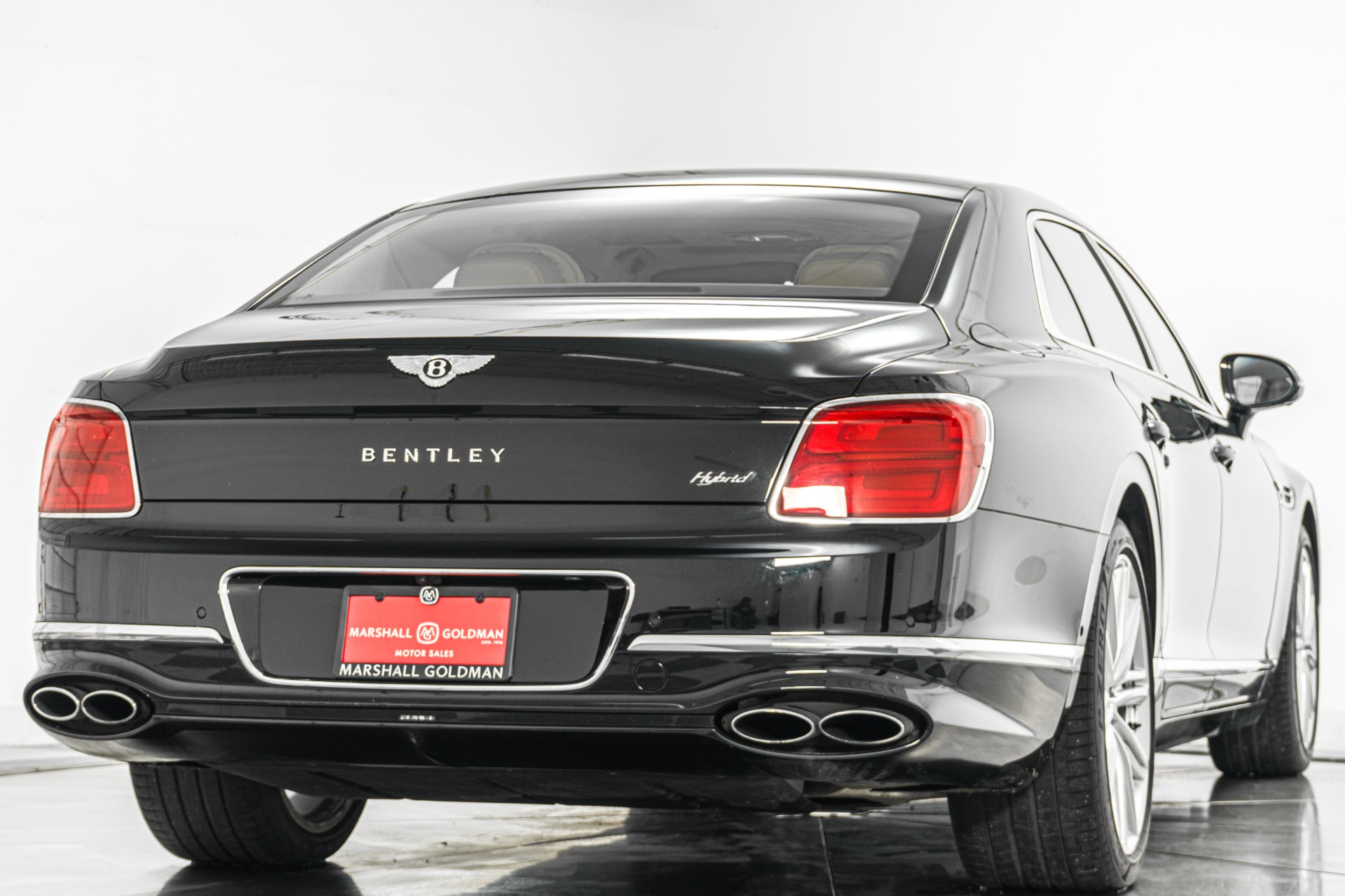 Bentley Flying Spur Hybrid -Four Seat Comfort Specification, Contrast Piping And Stitching