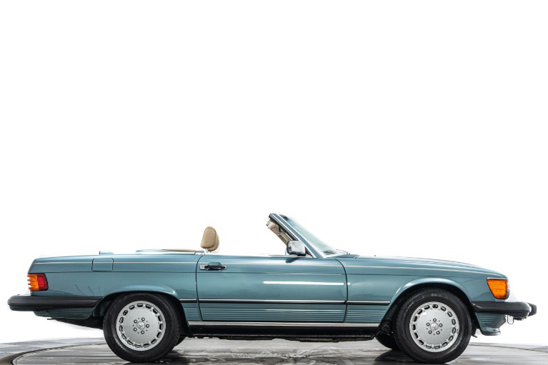 Mercedes-Benz 560 Series 560 SL -Highly Original, Removable Hardtop