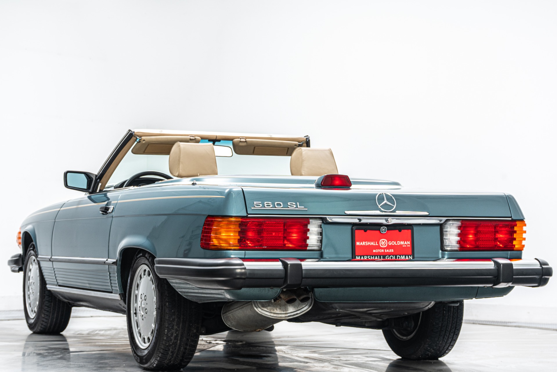 Mercedes-Benz 560 Series 560 SL -Highly Original, Removable Hardtop