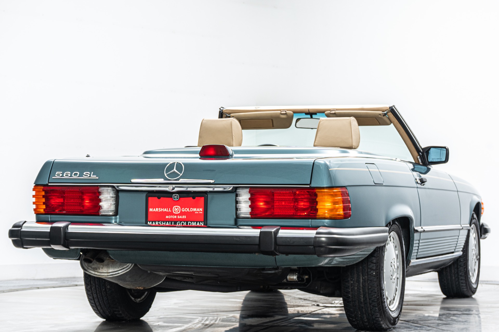 Mercedes-Benz 560 Series 560 SL -Highly Original, Removable Hardtop