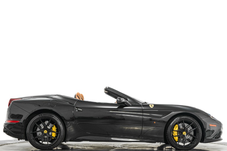 Ferrari California T -Heated And Ventilated Seats, Carbon Fiber Interior Trim