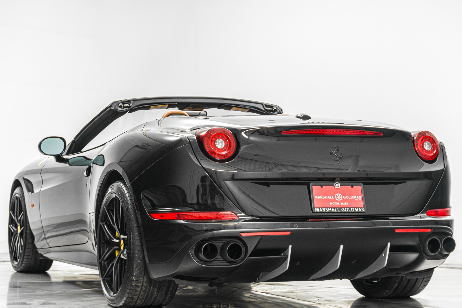 Ferrari California T -Heated And Ventilated Seats, Carbon Fiber Interior Trim