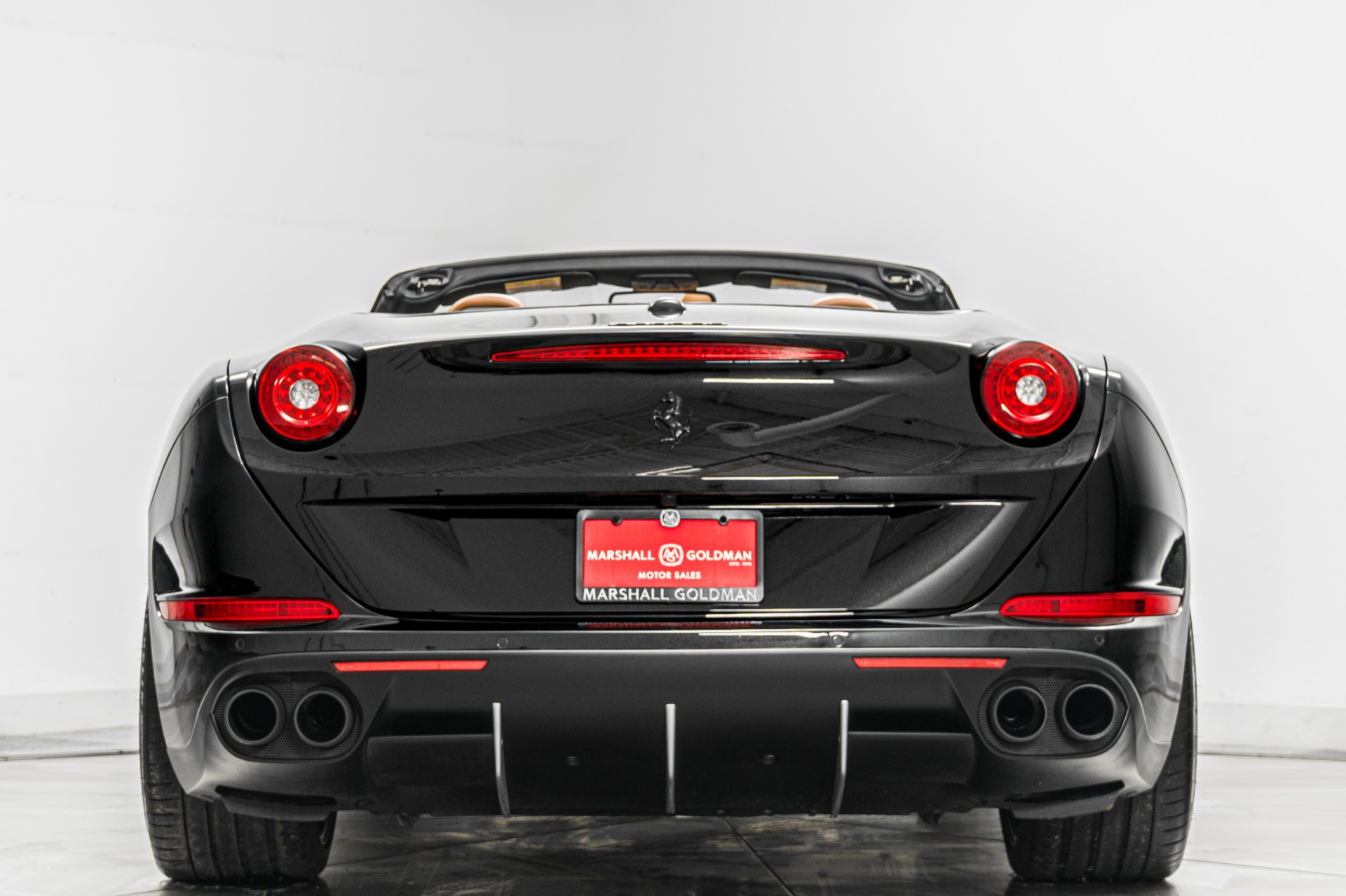 Ferrari California T -Heated And Ventilated Seats, Carbon Fiber Interior Trim