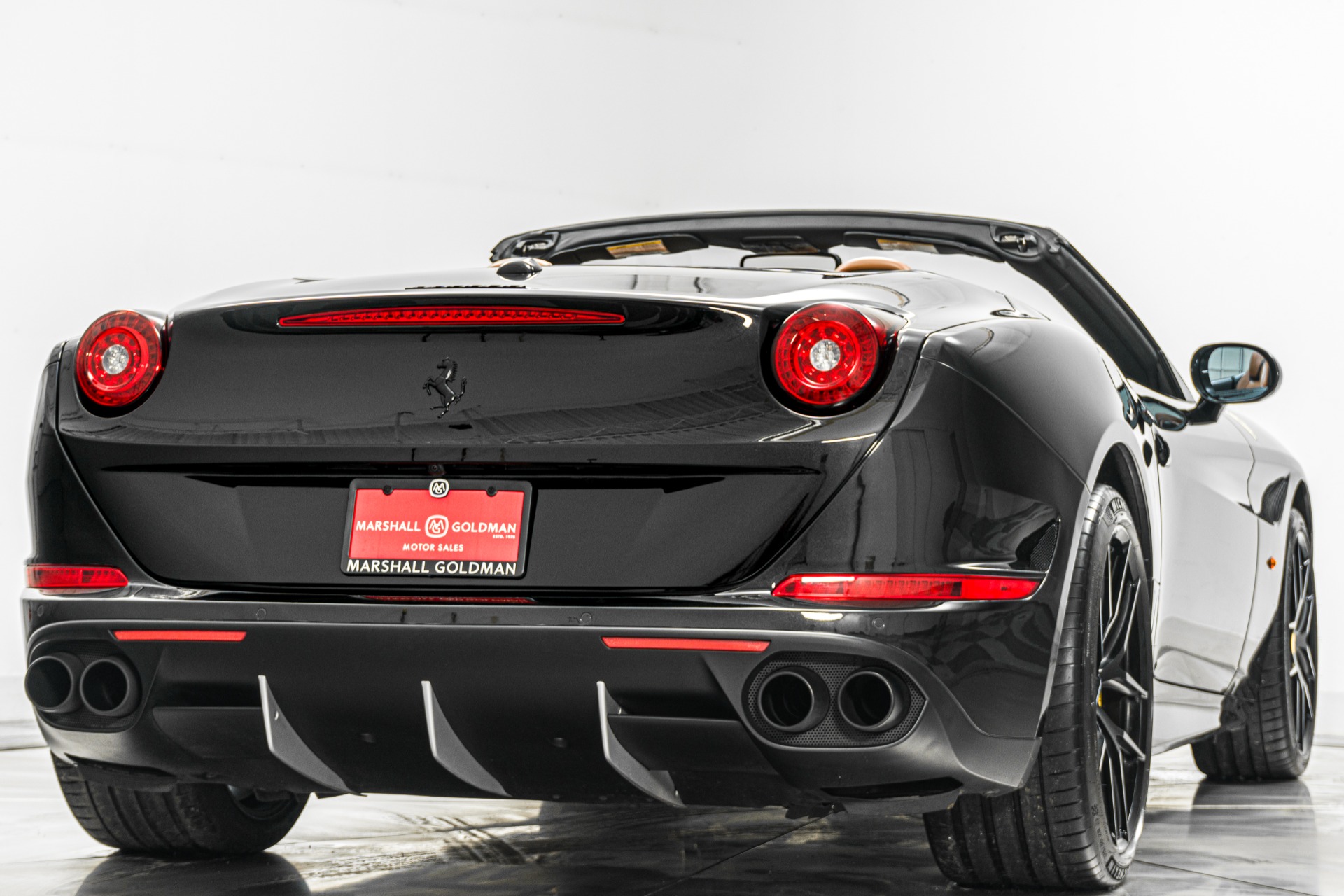 Ferrari California T -Heated And Ventilated Seats, Carbon Fiber Interior Trim