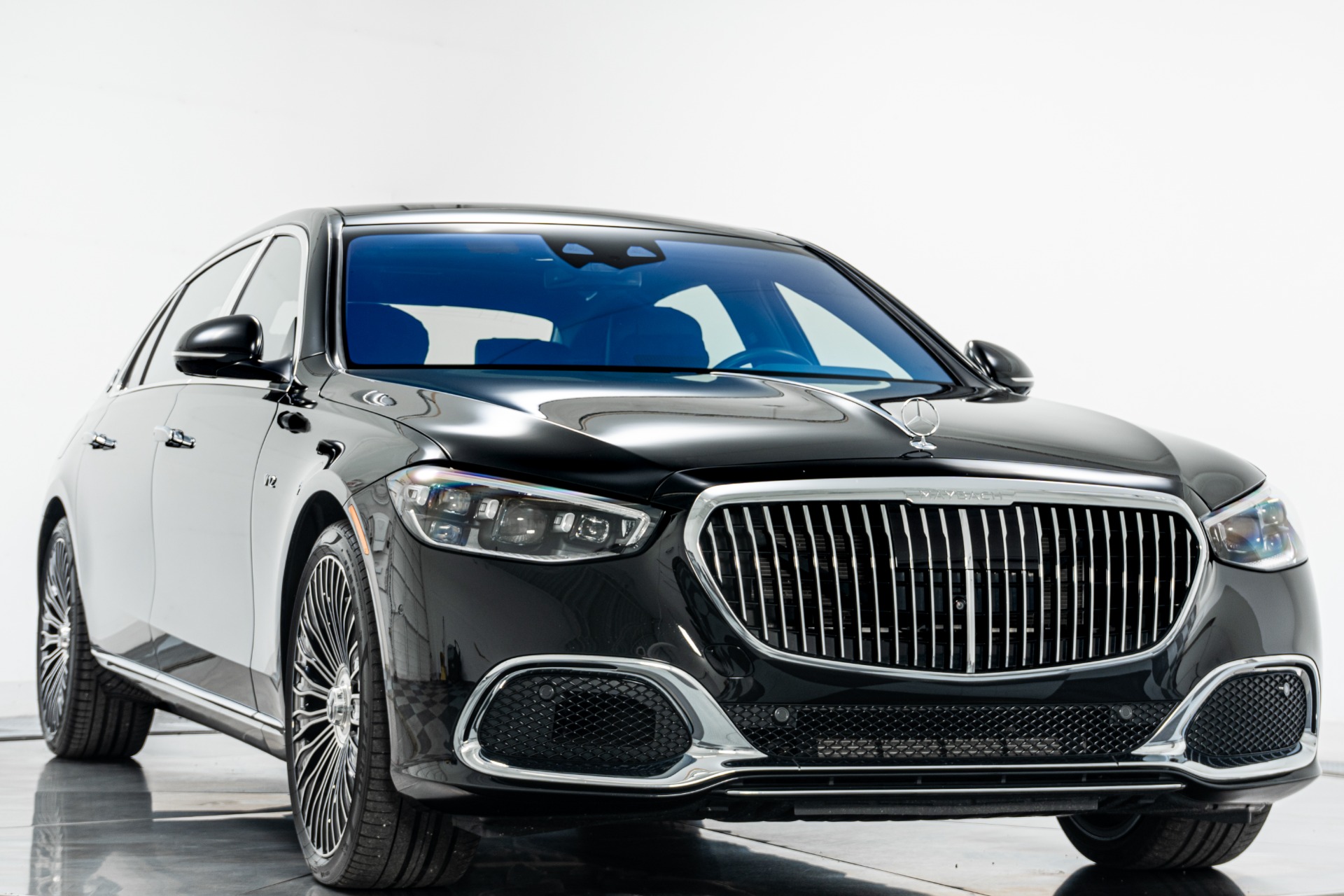 Mercedes-Benz Mercedes-Maybach S 680 -Executive Rear Seat Package, V12 Power, Immense Room