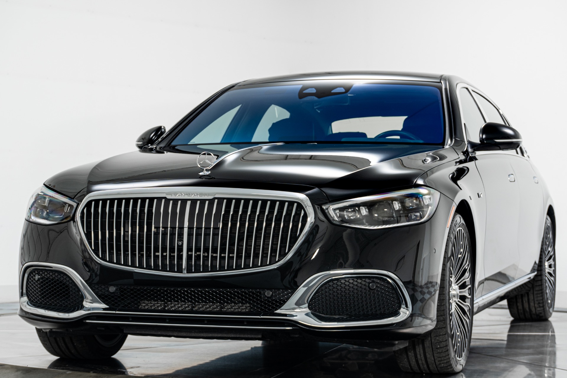 Mercedes-Benz Mercedes-Maybach S 680 -Executive Rear Seat Package, V12 Power, Immense Room