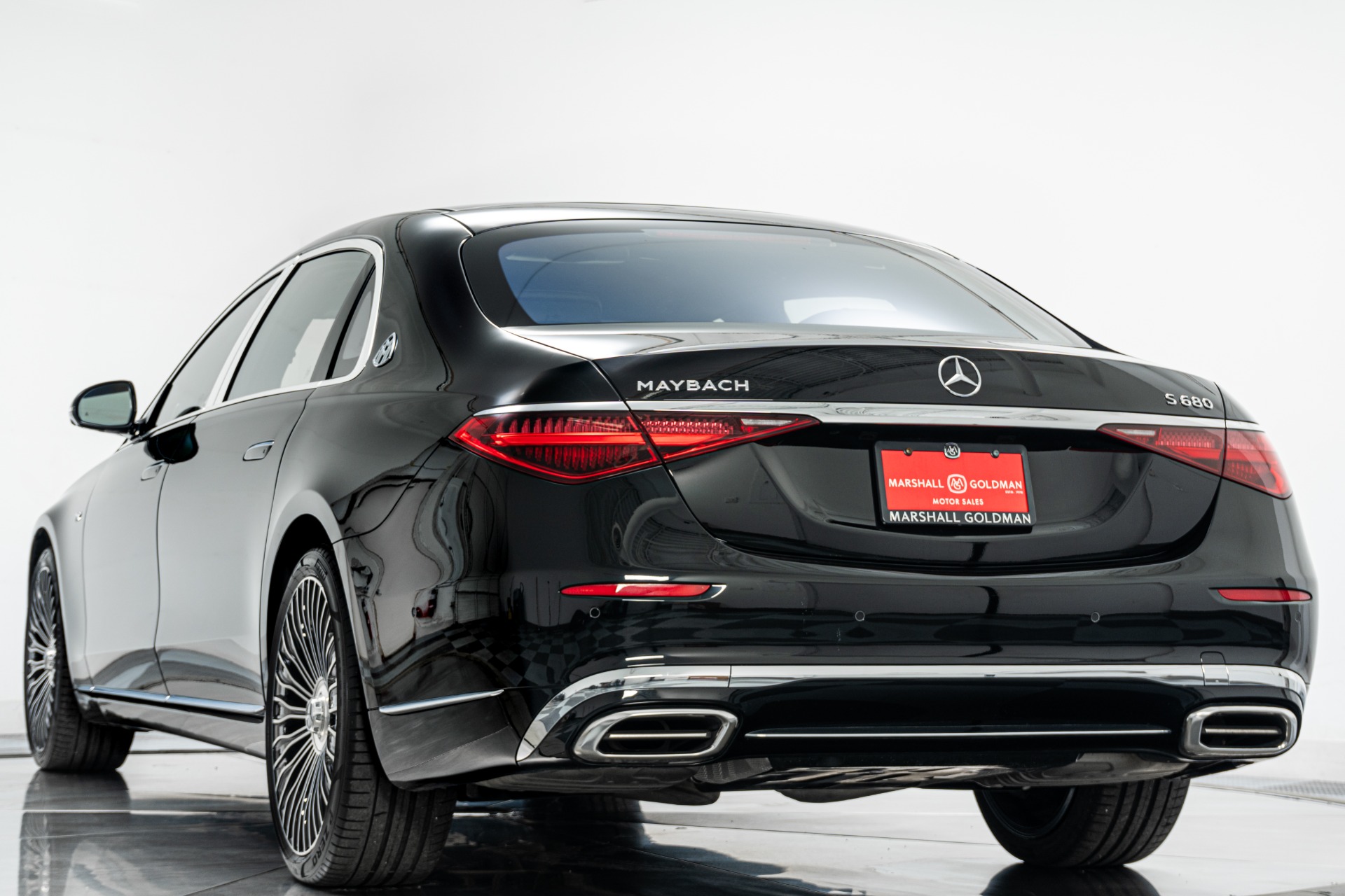 Mercedes-Benz Mercedes-Maybach S 680 -Executive Rear Seat Package, V12 Power, Immense Room