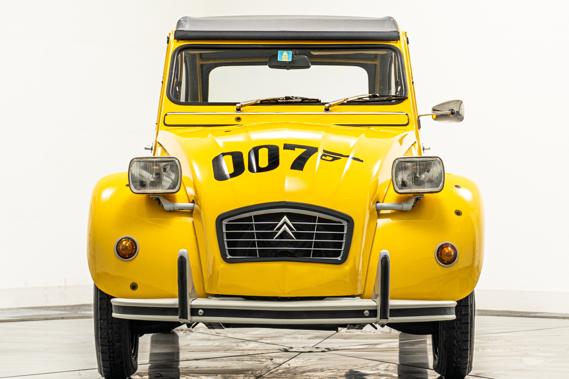 Citroen 2CV6 Special -James Bond Tribute, Original Swiss Car