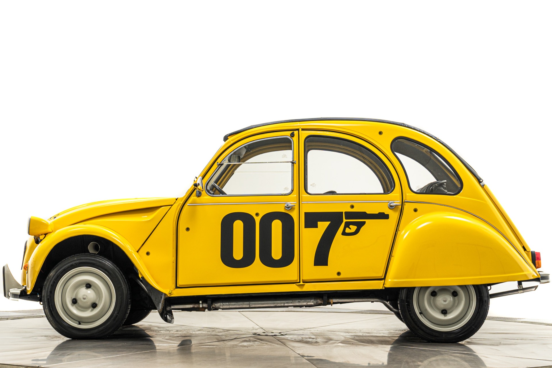 Citroen 2CV6 Special -James Bond Tribute, Original Swiss Car