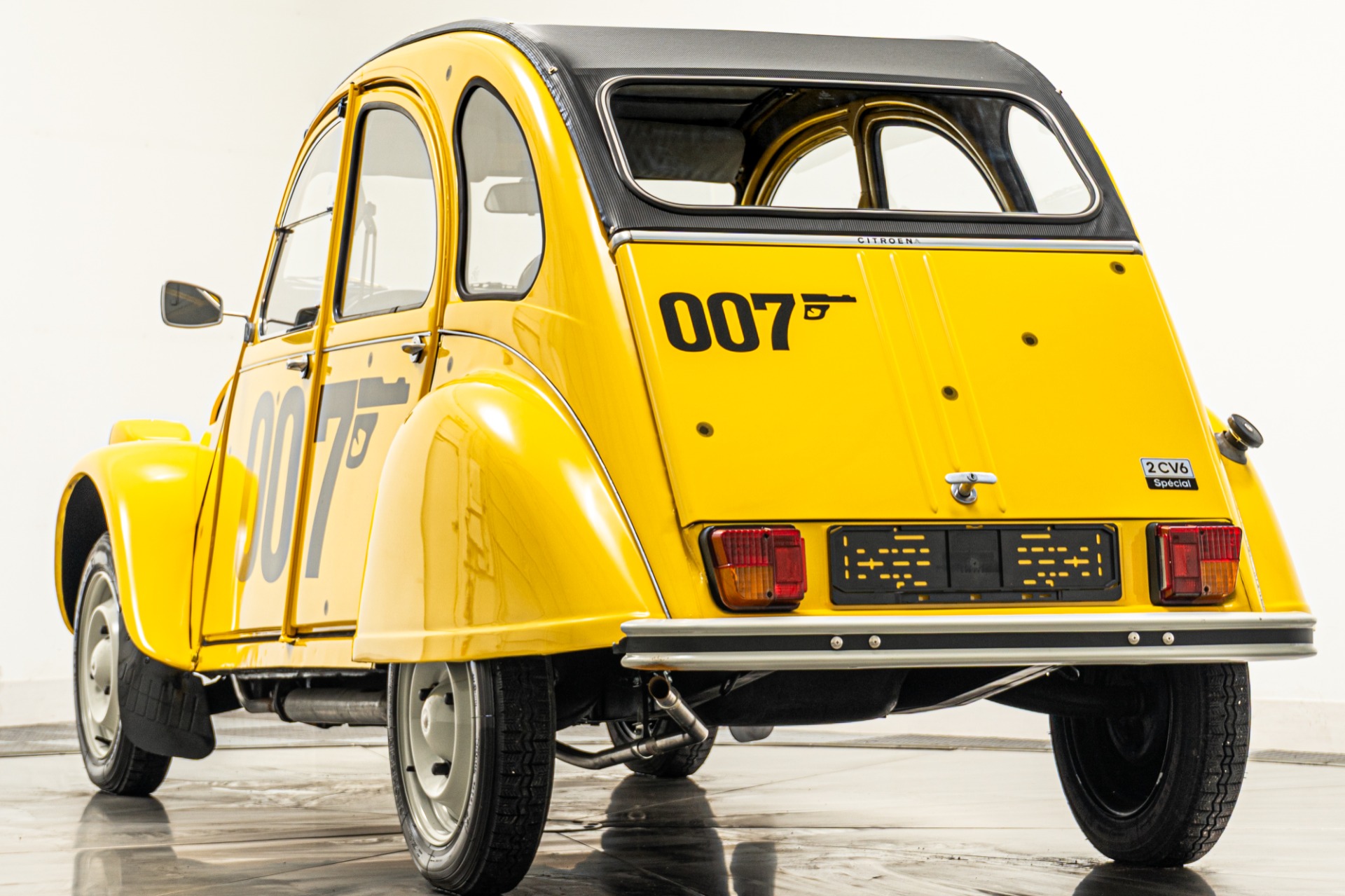 Citroen 2CV6 Special -James Bond Tribute, Original Swiss Car