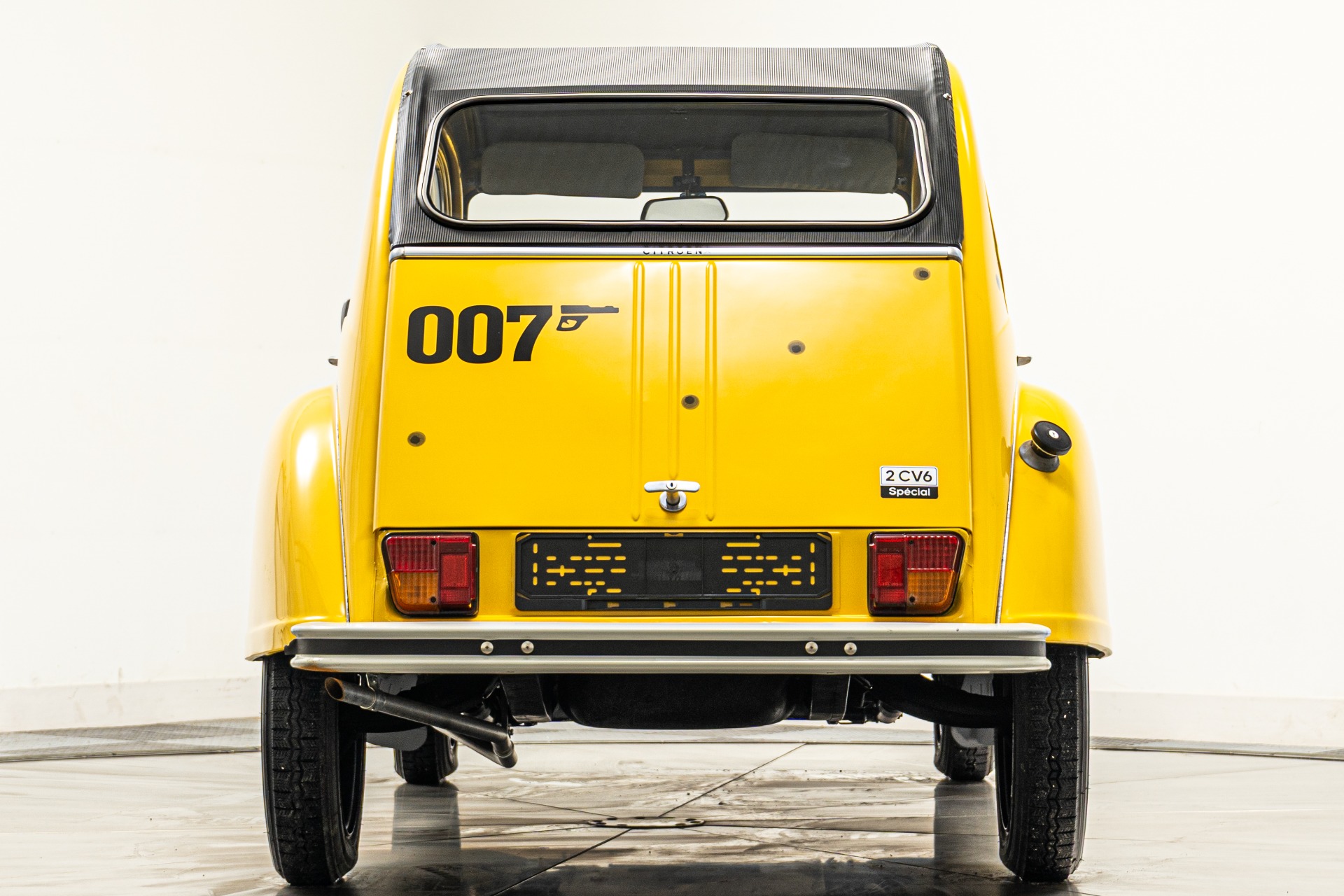 Citroen 2CV6 Special -James Bond Tribute, Original Swiss Car