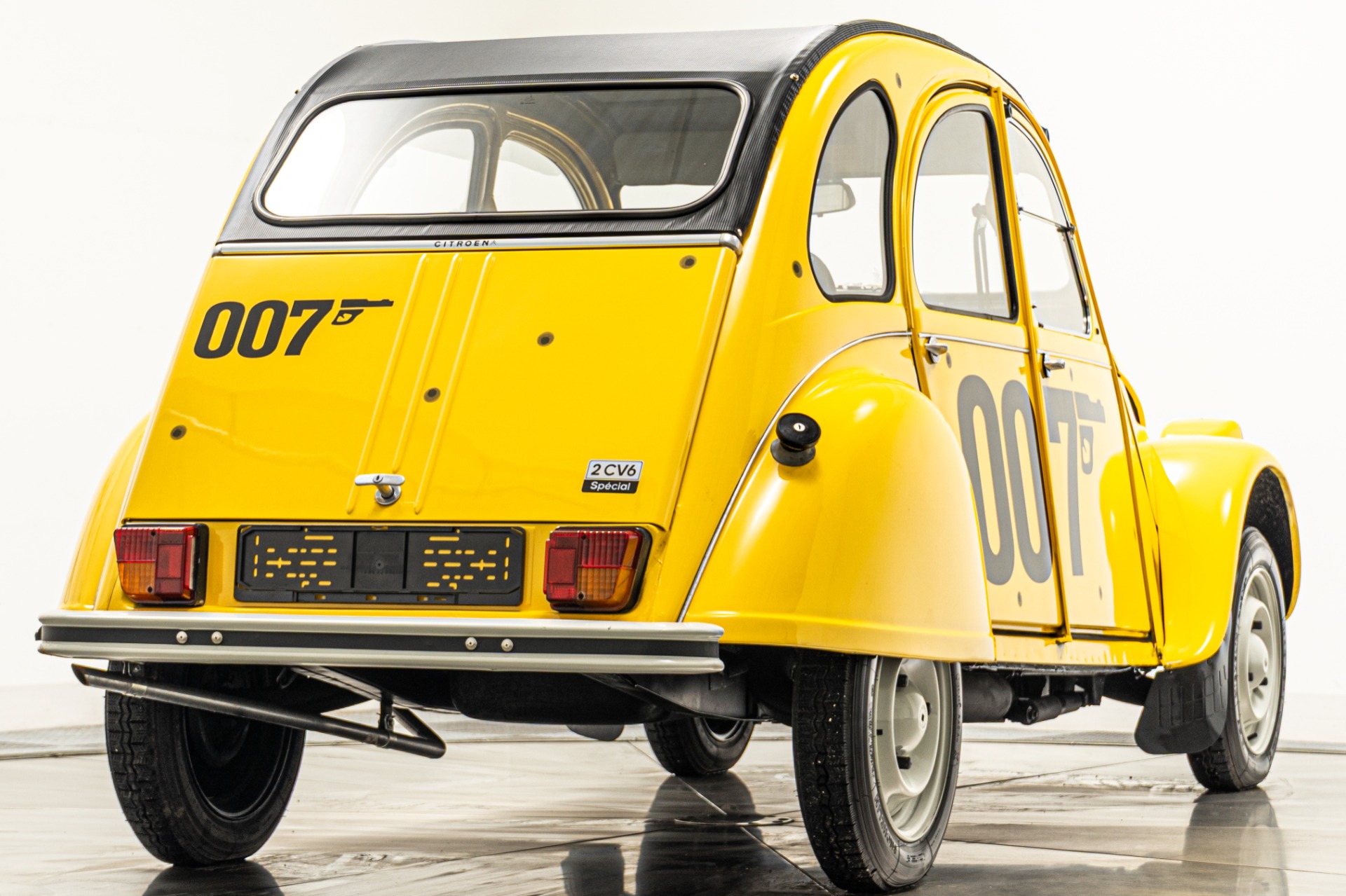 Citroen 2CV6 Special -James Bond Tribute, Original Swiss Car