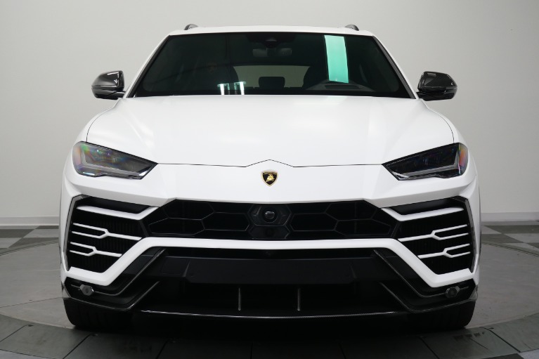 Lamborghini Urus -Carbon Fiber Packs Inside And Out, 23 Inch Wheels