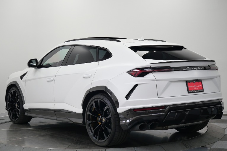 Lamborghini Urus -Carbon Fiber Packs Inside And Out, 23 Inch Wheels