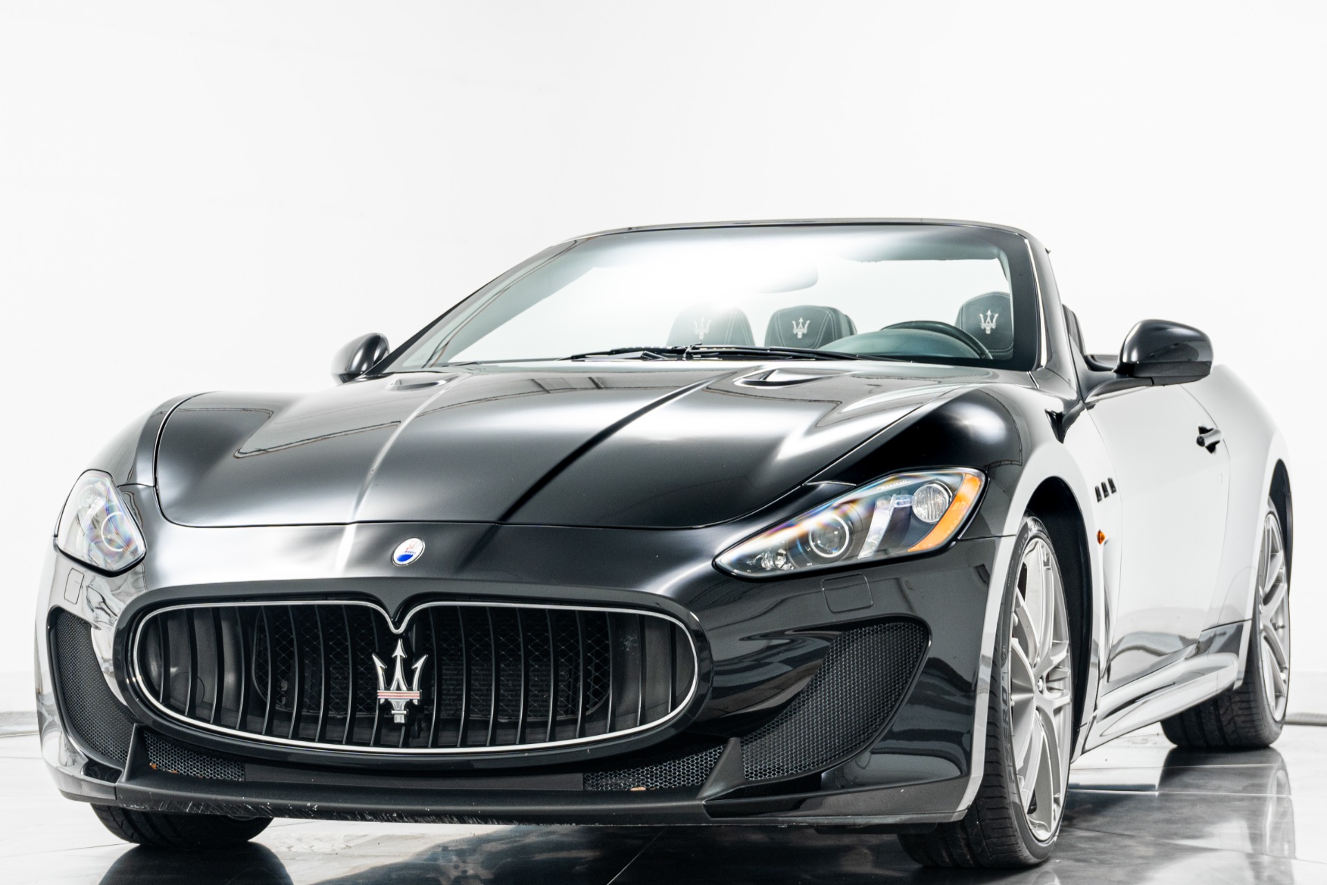 Maserati GranTurismo Convertible MC -Special Order Paint, Sport Exhaust