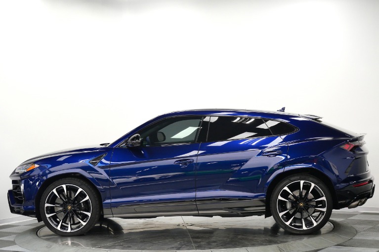 Lamborghini Urus -23 Inch Wheels, Two Tone Interior, Bang And Olufsen Audio